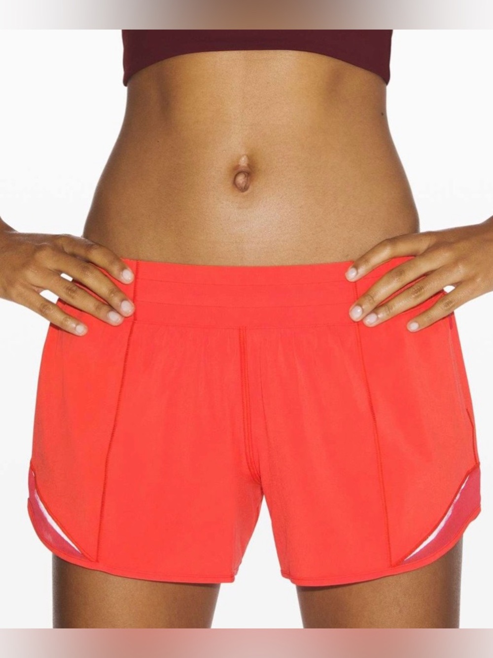 Lululemon Hotty Hot Short II *Long 4"
Red Size 4